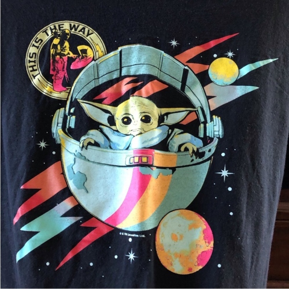 Star Wars Baby Grogu black cotton short sleeve graphic tee in size L